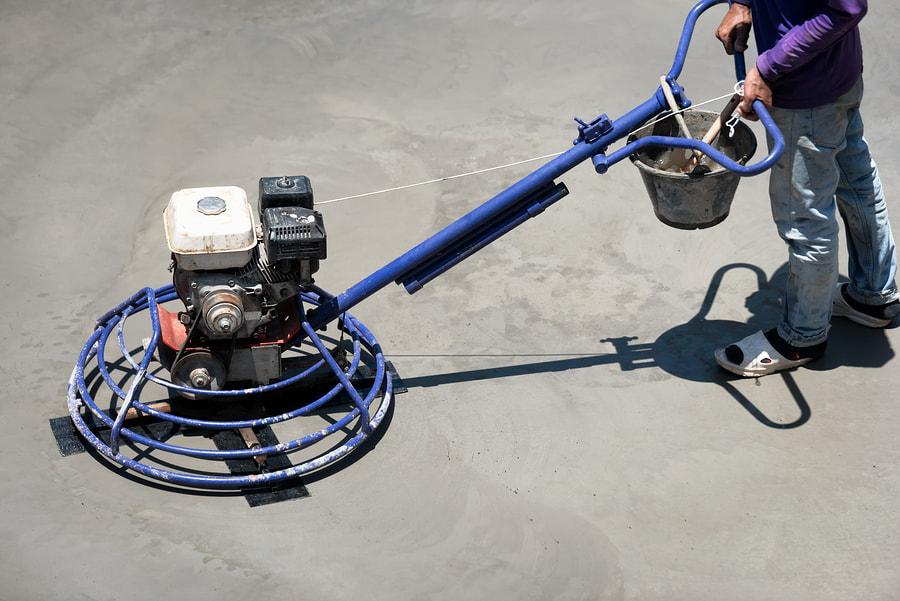 smoothening the concrete floor's surface